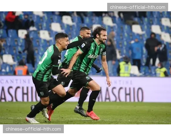 从领先到被绝平：青岛西海岸在最后时刻的防线站位失误分析。