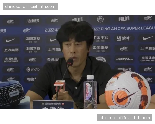 【2026年4月中超联赛·赛前·动态成都蓉城核心罗慕洛训练中左膝不适,出战京津德比成疑 【2026年4月中超联赛·赛前·动态成都蓉城核心罗慕洛训练中左膝不适,出战京津德比成疑