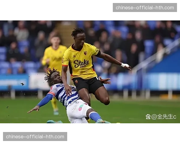 罗马、米兰双雄紧盯22岁威尼斯中场姆比亚 罗马、米兰双雄紧盯22岁威尼斯中场姆比亚